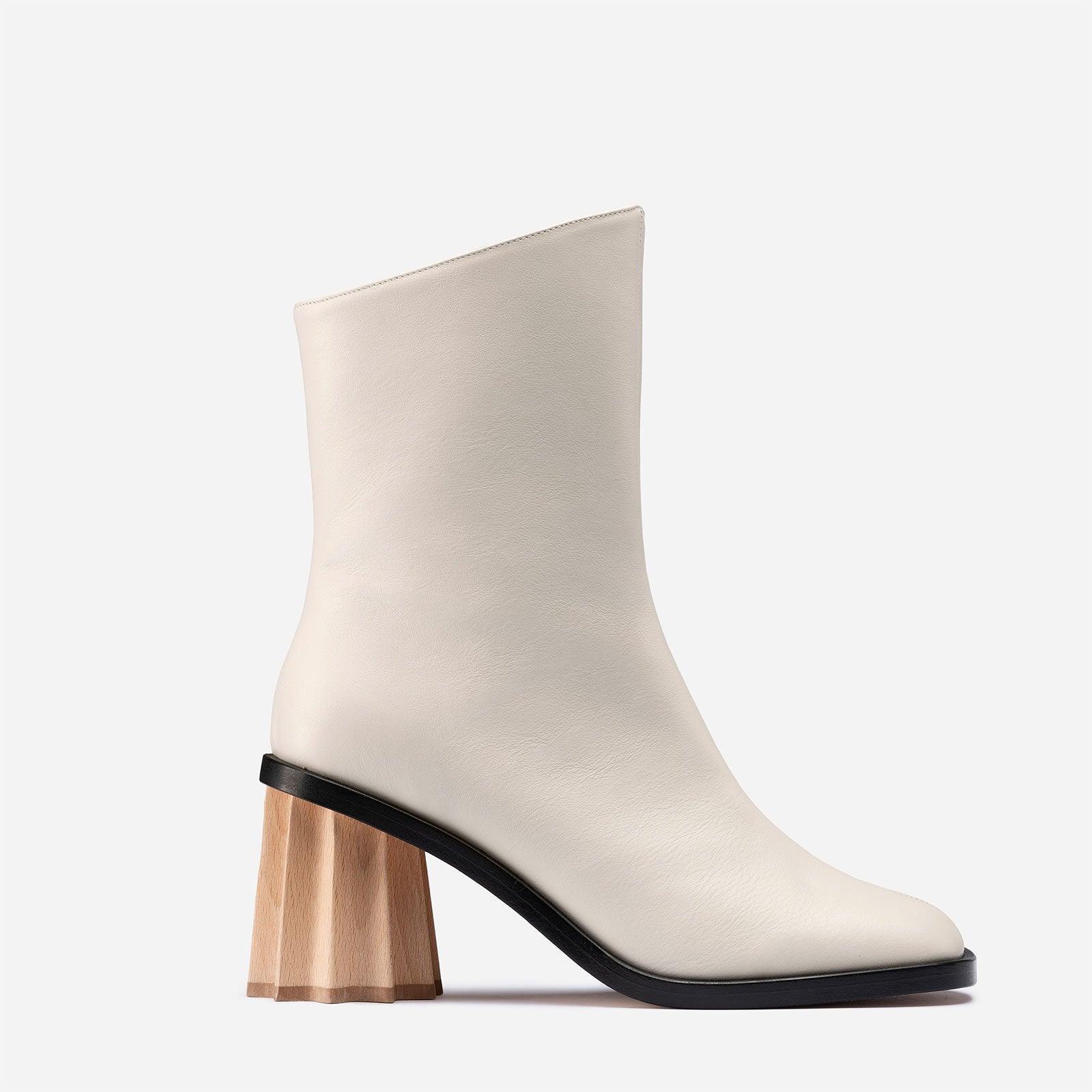 964 Pleated Heel Boot